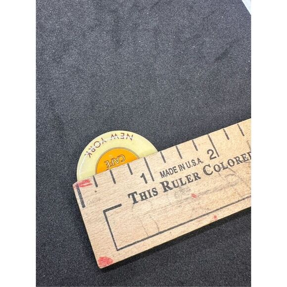 2 Vintage RARE UNIQUE Hard Rock Cafe Button London - New York and CLASSIC VINTAG - Picture 6 of 6